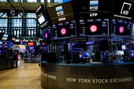 Pinterest plunges as gloomy forecast dampens revenue rebound hopes